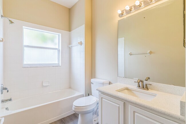 Building Photo - 2600 Meadow View Ct