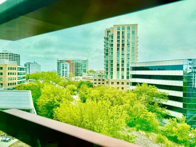 Building Photo - 1720 Maple Ave