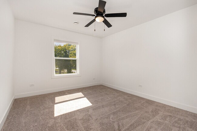 Building Photo - 25365 S Fryer St