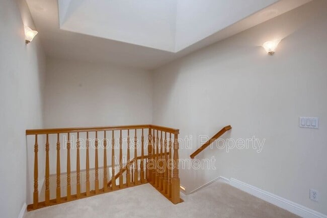 Building Photo - 1844 Dora Dr