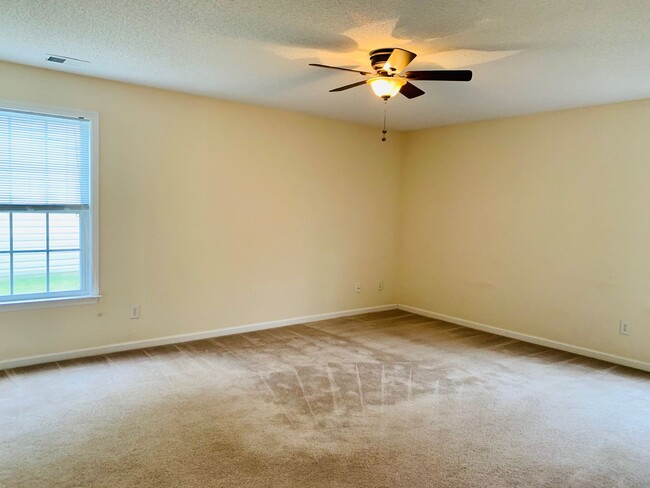 Building Photo - Home Available in Chartwell Estates