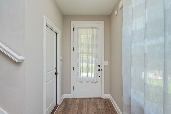 Building Photo - Modern 4-Bedroom Home with Designer Touches in the Heart of Niceville