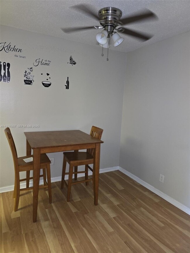 Building Photo - 314 S J St