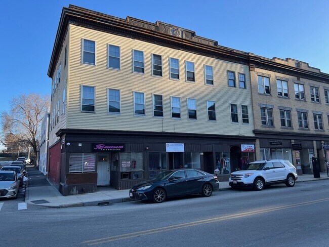 Building Photo - 248-262 Middlesex St