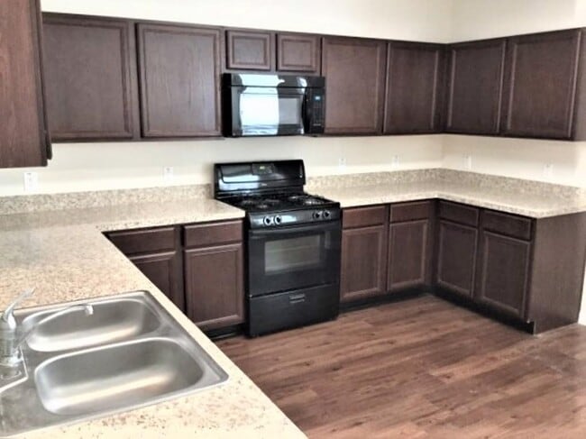 Building Photo - 3915 Hawthorn Glen Ct