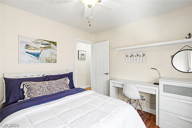 Building Photo - 2025 Shining Feather Ln