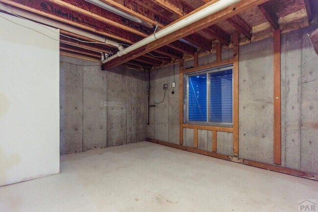 Building Photo - 3 Bed Home in Pueblo West with huge yard!