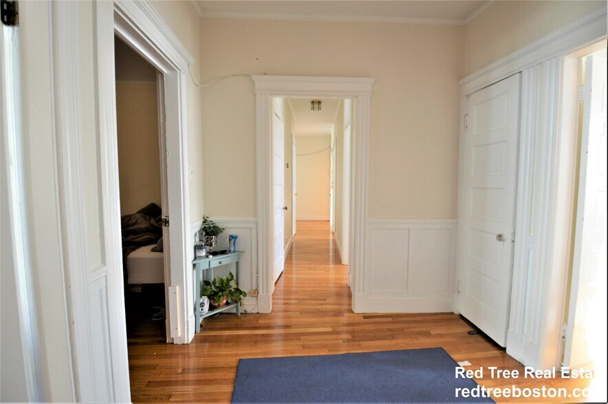 Building Photo - 6 Colliston Rd