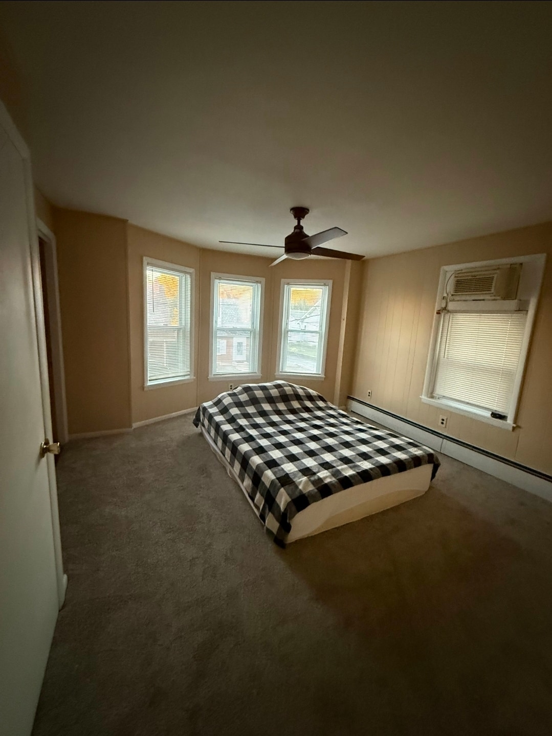 Building Photo - 404 S 4th St