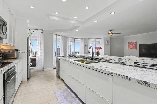 Building Photo - 300 Three Islands Boulevard