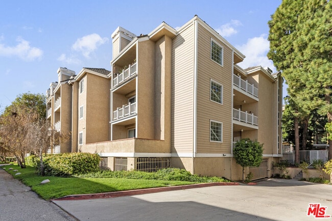 Building Photo - 8505 Gulana Ave