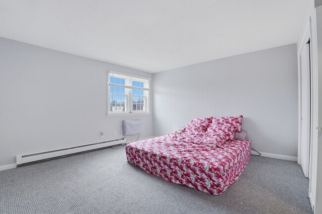 Building Photo - 180 Main St