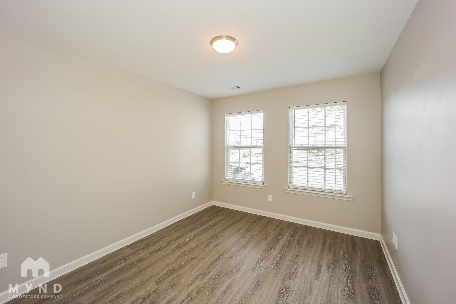 Building Photo - 545 Bigelow Ct
