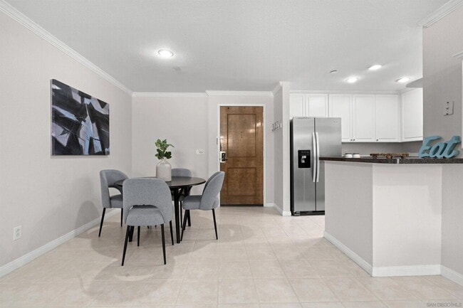 Building Photo - "Chic 800 Sq Ft Downtown San Diego Retreat...