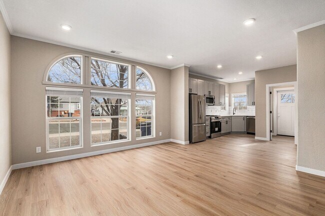 Building Photo - Remodeled 3 bed 2 bath Gem!