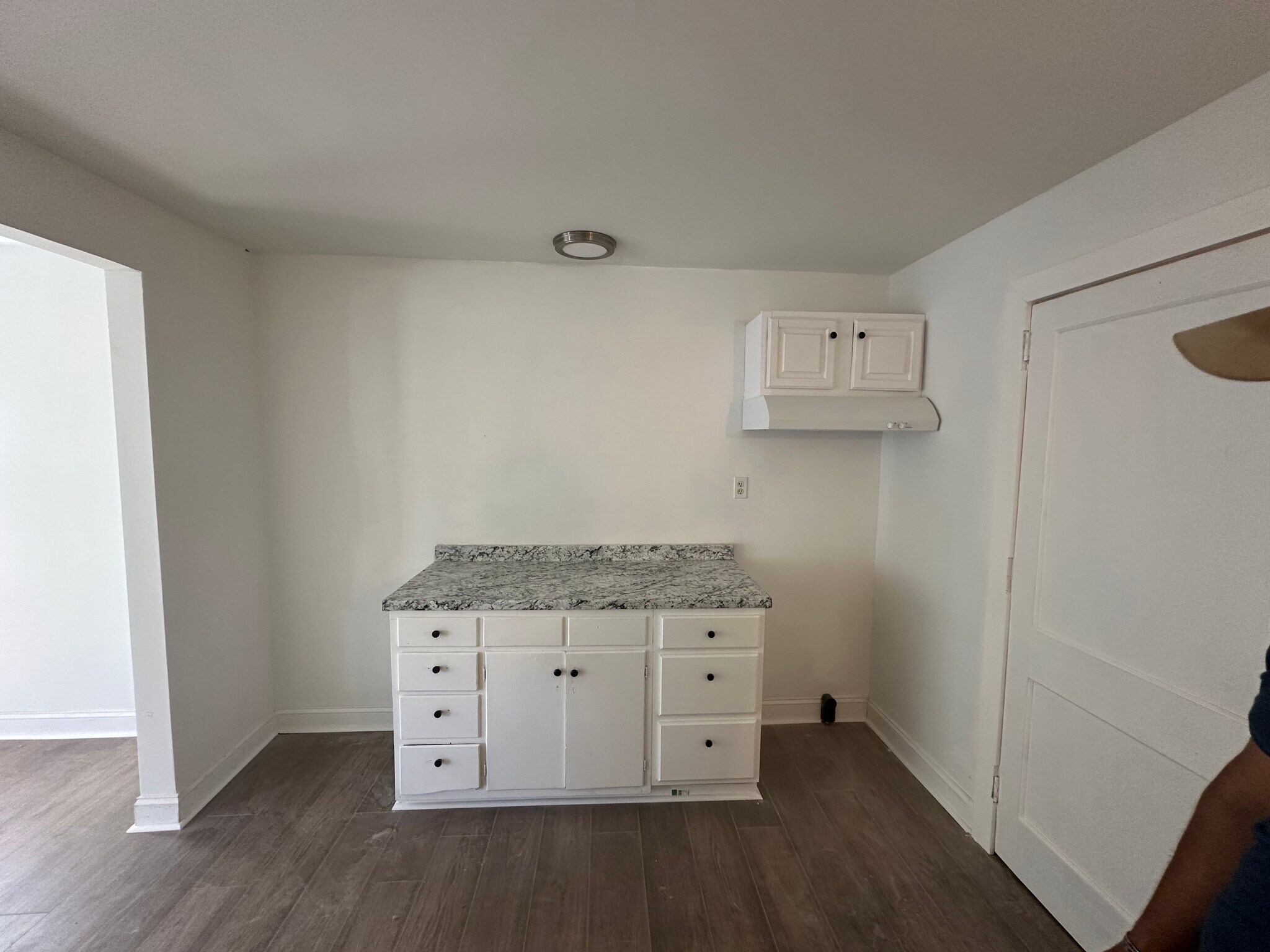 Kitchen - 2139 Baxter St