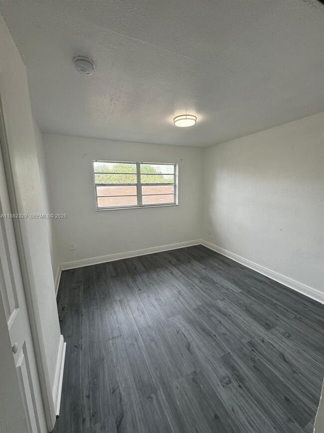 Building Photo - 866 NW 70th St