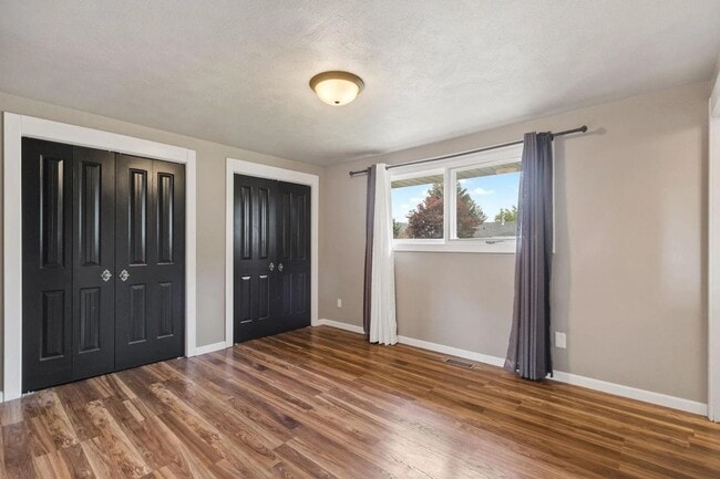 Building Photo - Beautiful 5-Bedroom Home in Mead School Di...