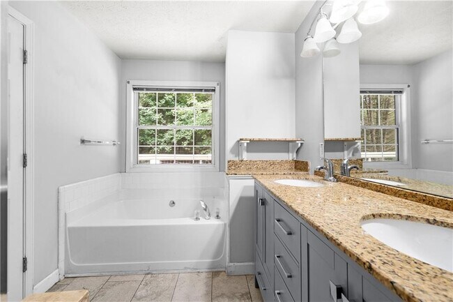 Building Photo - 3075 Dogwood Creek Pkwy NW