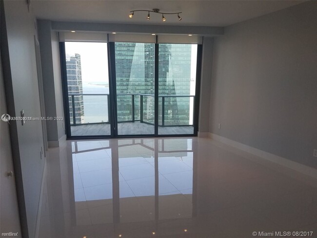 Building Photo - 2 br, 2 bath Condo - 1300 S Miami Ave