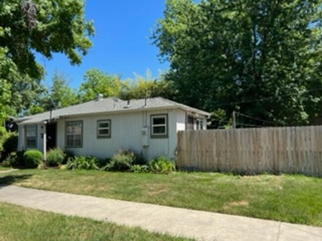 Building Photo - 2-Bed, 1-Bath Cottage