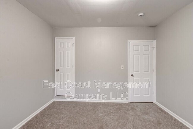 Building Photo - 2854 Oakley Ave