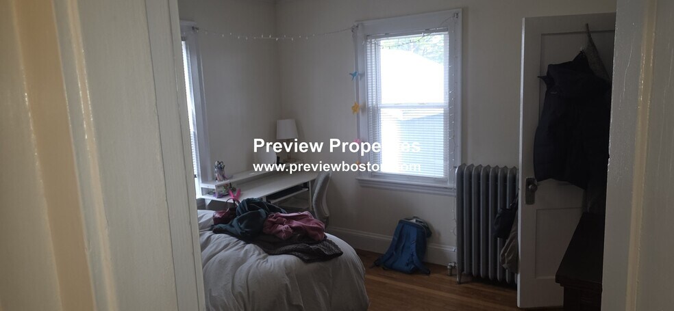 Building Photo - 37 Brooksdale Rd