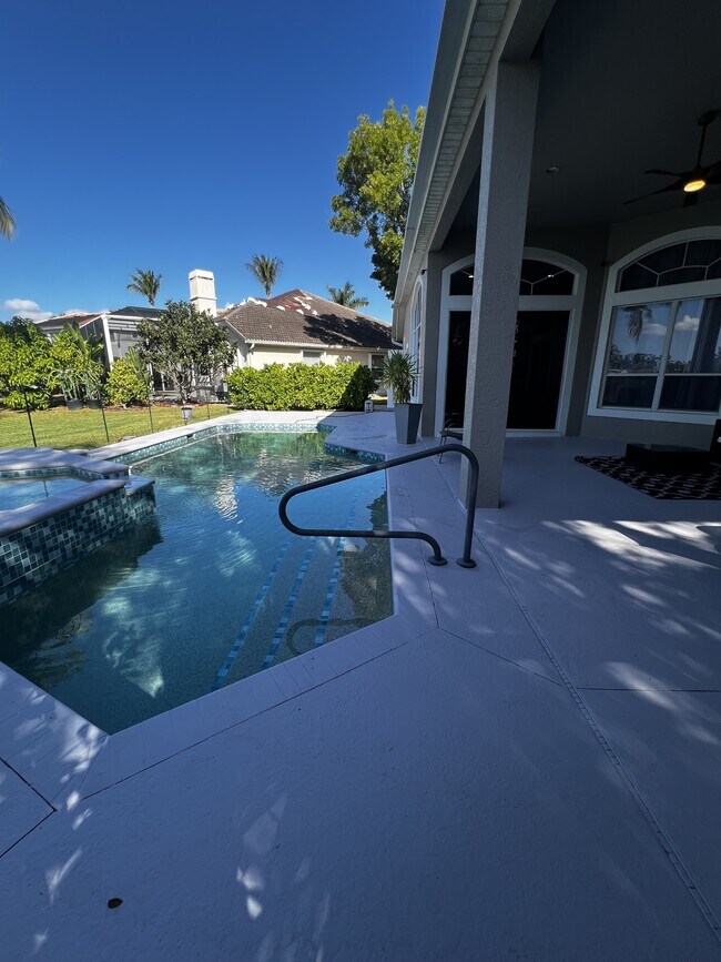 Building Photo - 14120 Reflection Lakes Dr