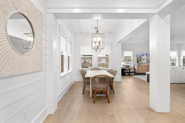 Building Photo - 105 Seaboard Ln