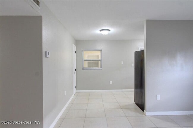 Building Photo - 130 Roosevelt Ave