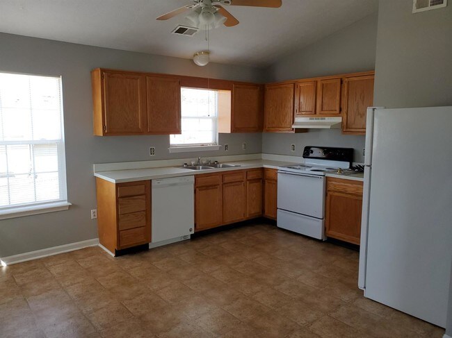 Building Photo - 109-111 Wolfe St