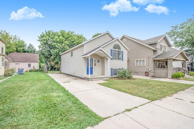 Building Photo - 1147 Veto St NW