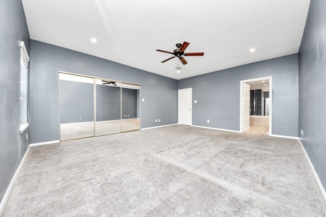 Building Photo - 2874 Holly Hall St