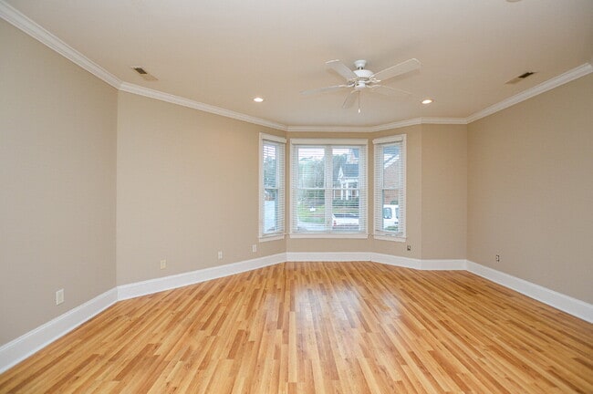 Building Photo - 986 Blakeley Walk