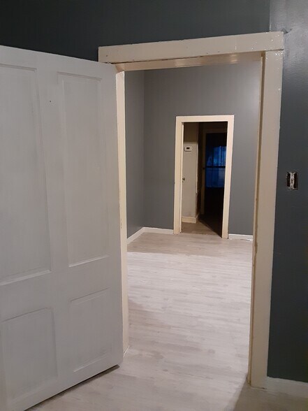 Building Photo - 509 Marine St