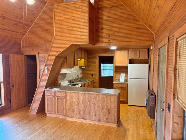 Building Photo - 1 Bedroom, 1 bath House