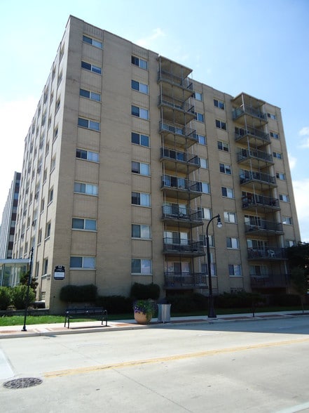 Building Photo - Villager Apartments
