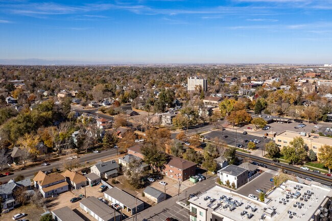 Context View Looking Northwest - Knight Apartments and Sunlight Townhomes -...