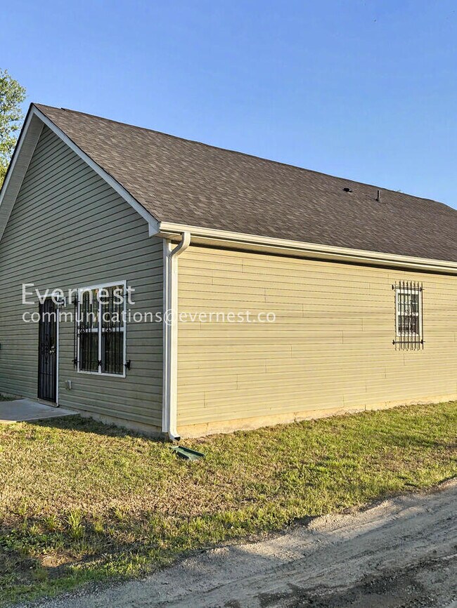 Building Photo - 10828 Mt Holly Rd