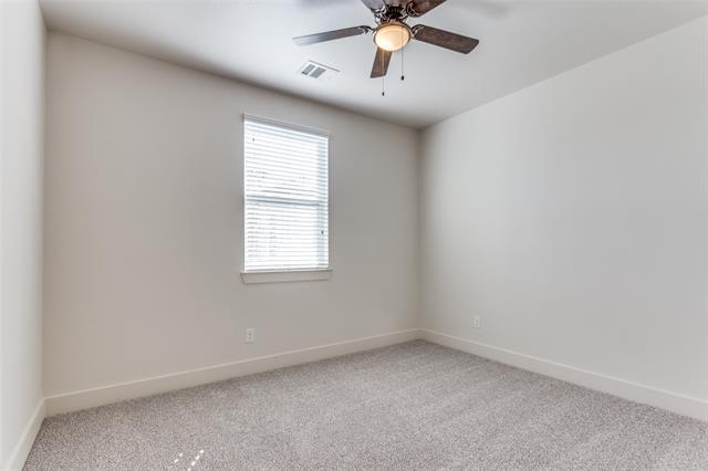 Building Photo - 402 Templeton Dr