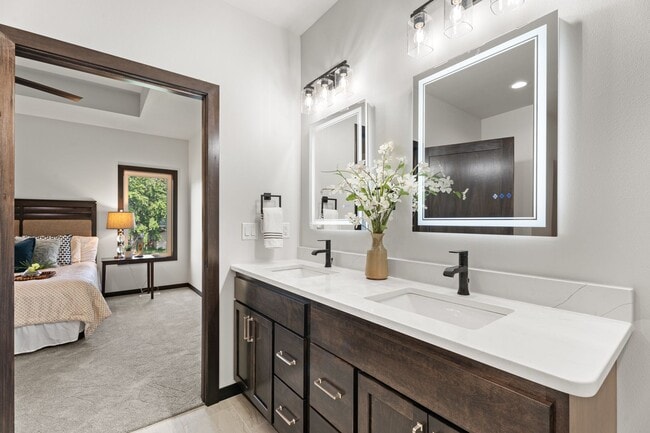 Building Photo - New Townhome For Rent