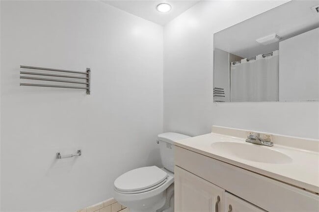 Building Photo - 2355 SW 15th St