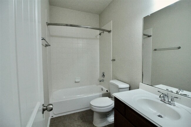 Building Photo - 158 Black Swan Pl