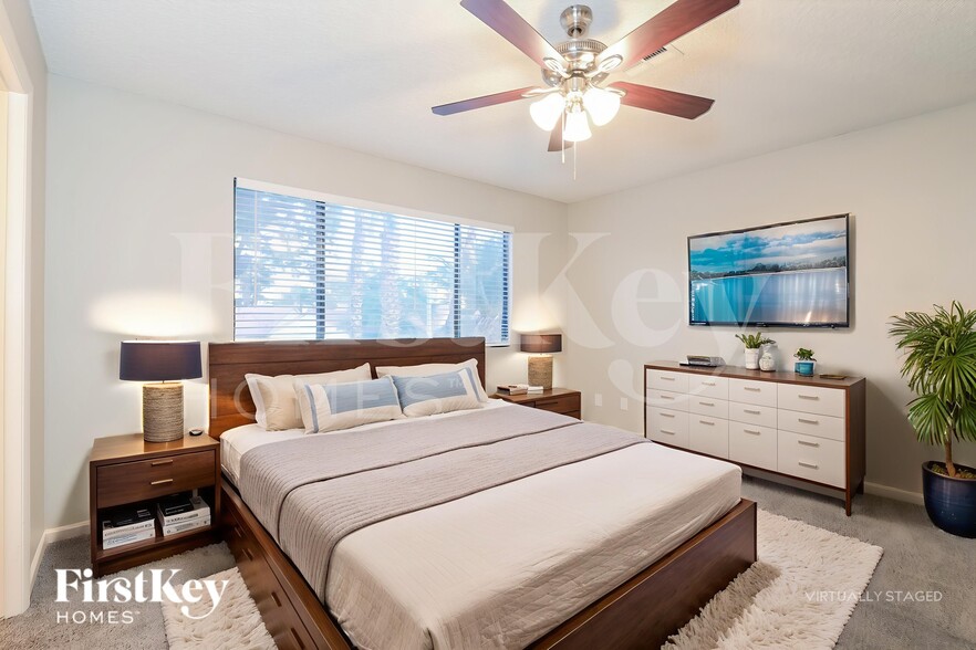 Building Photo - 2017 Waverly Cir