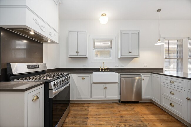 Building Photo - 2215 Gregg St