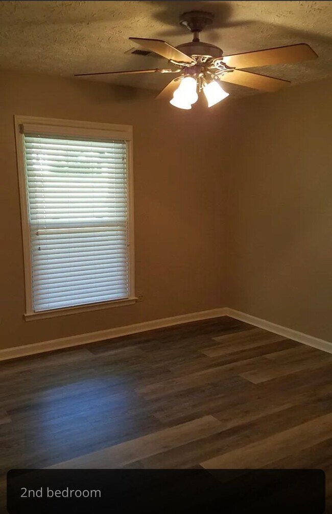 Building Photo - Knoxville 37922 - Available June 1st! 3 bedroom, 2 bath home - Contact Susan Niedergeses 865-300-...