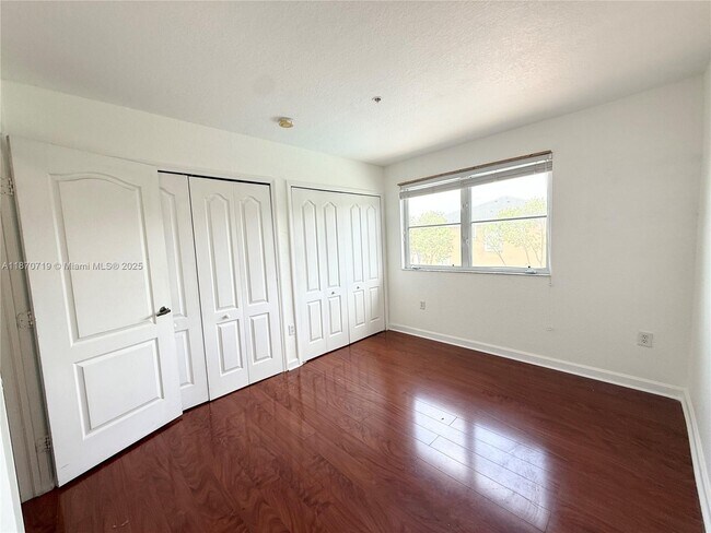 Building Photo - 17650 NW 73rd Ave