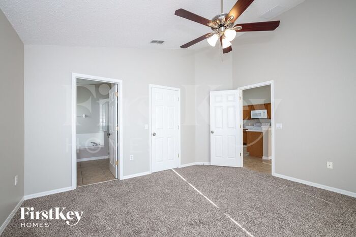 Building Photo - 1122 Liberty Hall Dr