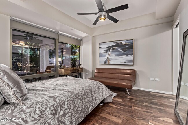 Building Photo - 7117 E Rancho Vista Dr