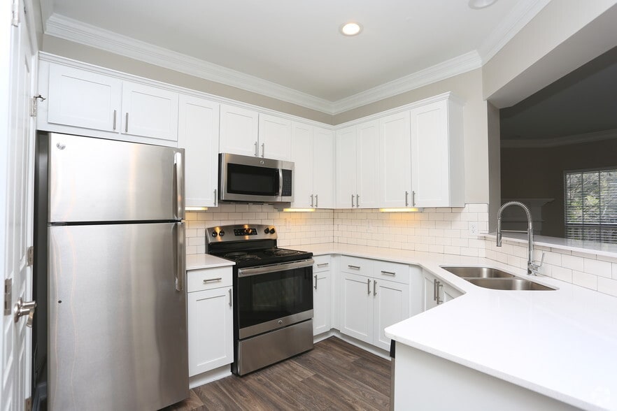 Primary Photo - Avana Cheshire Bridge